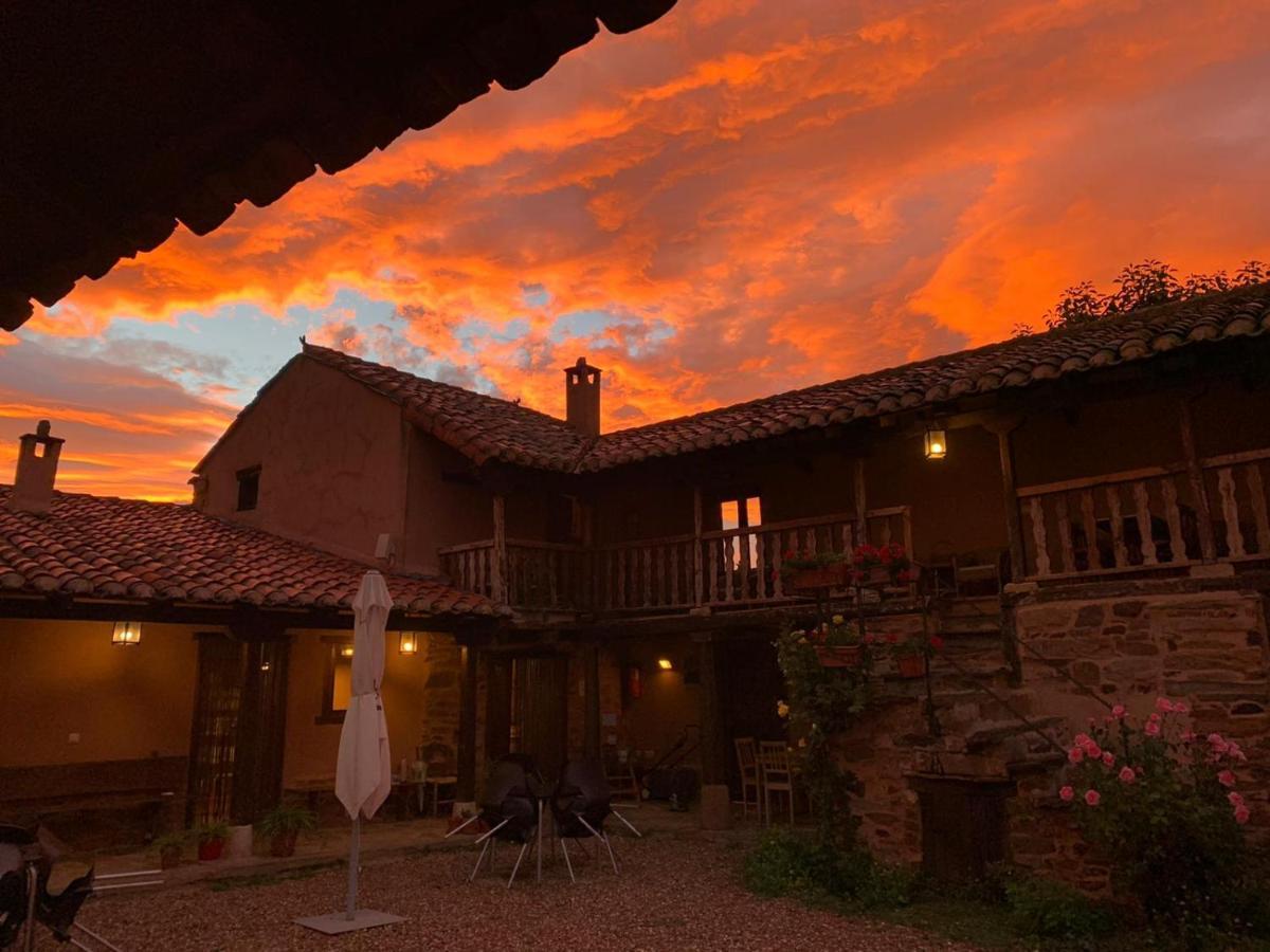 Casa Rural Las Aguedas Murias de Rechivaldo Exteriör bild